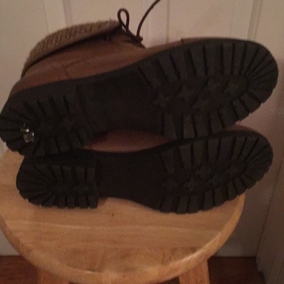 Boots - Picture 4 of 4